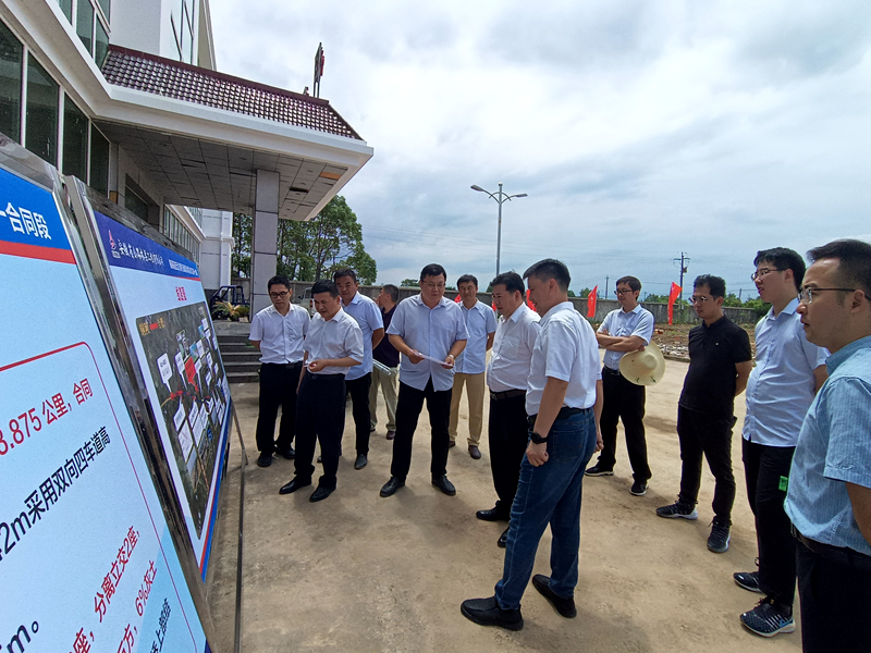 省鐵投公司副總經(jīng)理、蕪銅公路公司、皖江公司董事長(zhǎng)劉允超一行到銅商高速項(xiàng)目調(diào)研指導(dǎo)工作1
